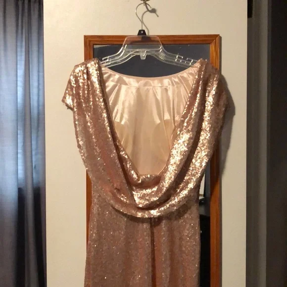 Rose gold sequin dress - Picture 6 of 8